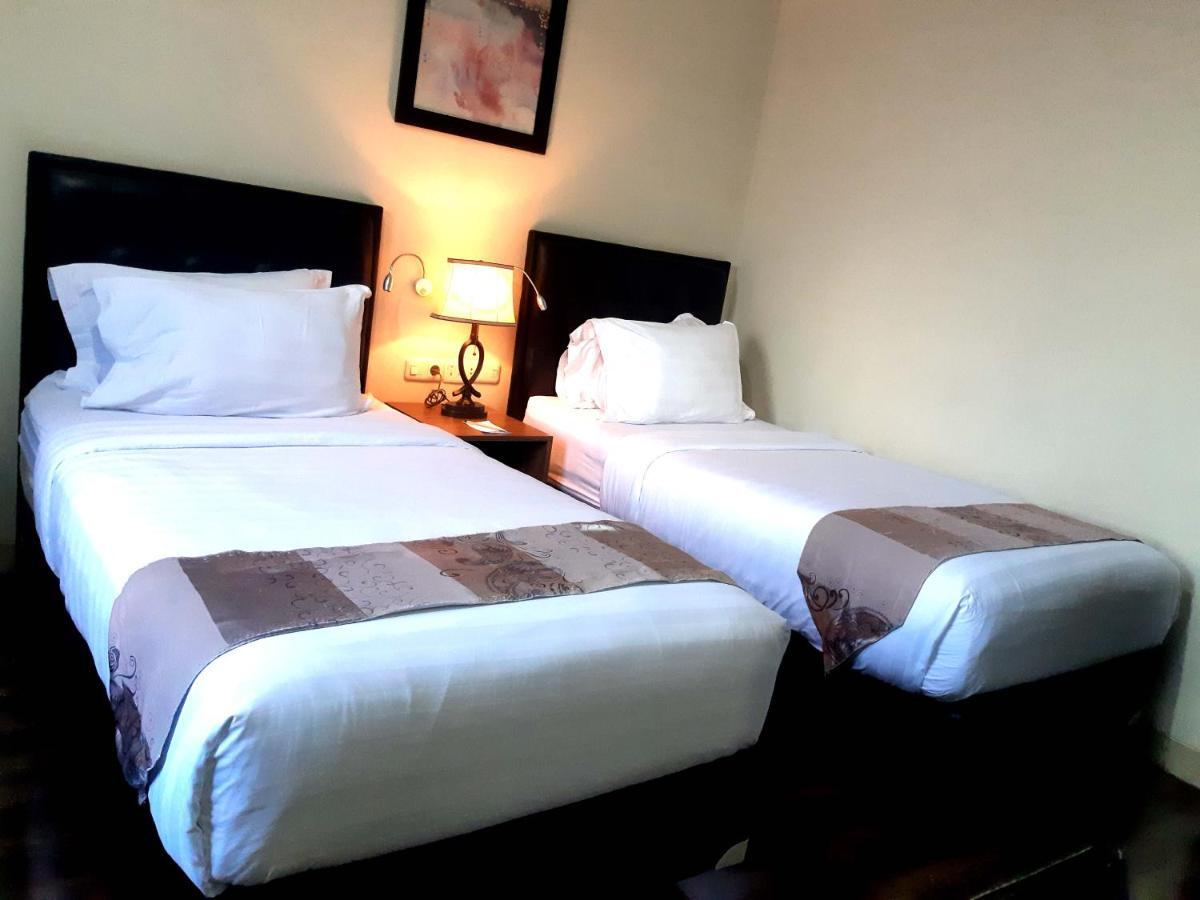 Pacific Hotel Ambon Exteriör bild