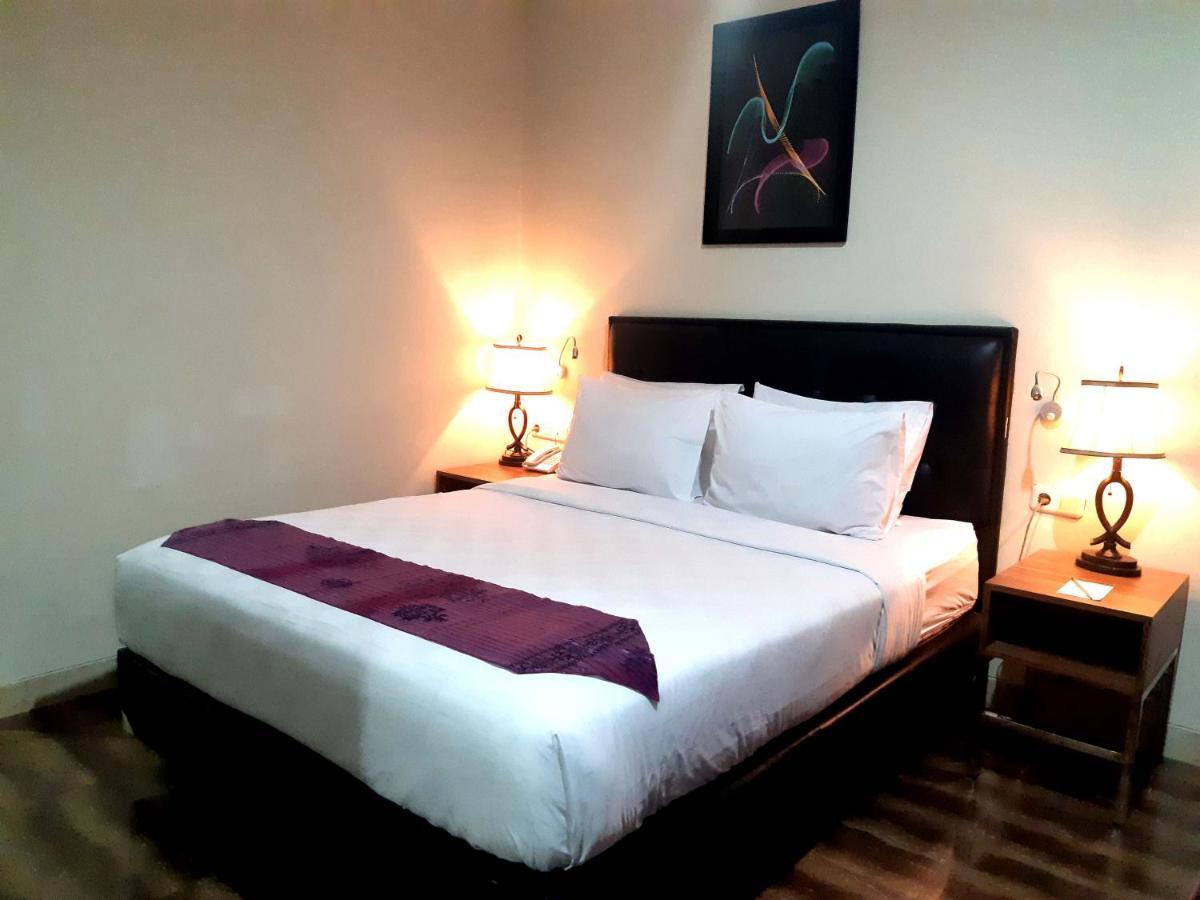 Pacific Hotel Ambon Exteriör bild