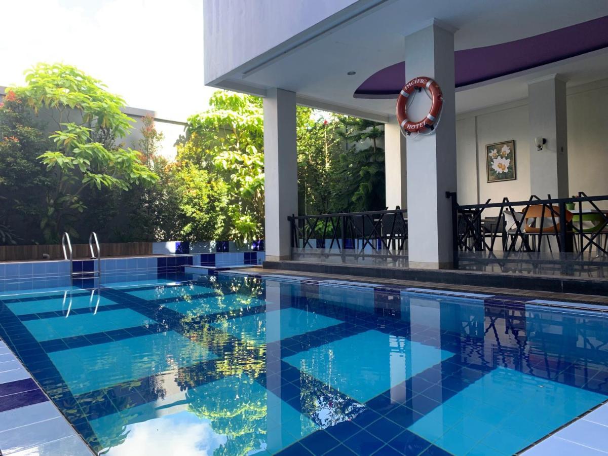 Pacific Hotel Ambon Exteriör bild